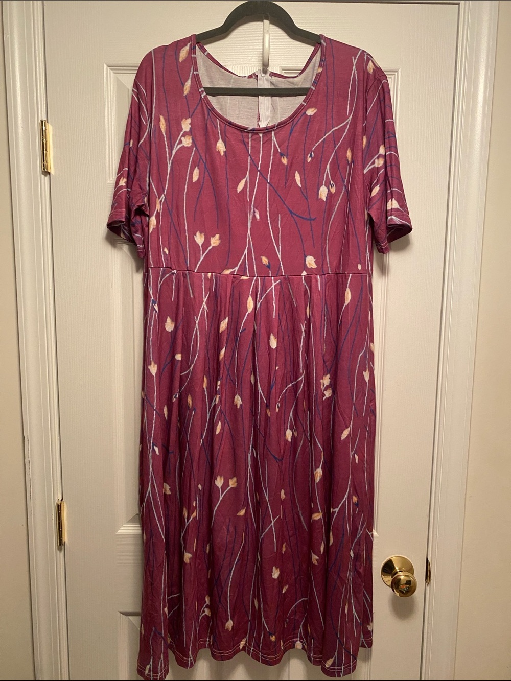 Women's Mauve Floral Short-Sleeve Midi Dress…size 2XL